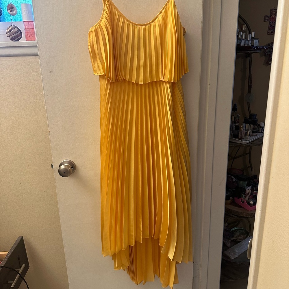 Gorgeous Golden Yellow HighLow Cocktail Dress, LAUNDRY by Shelli Segal, M